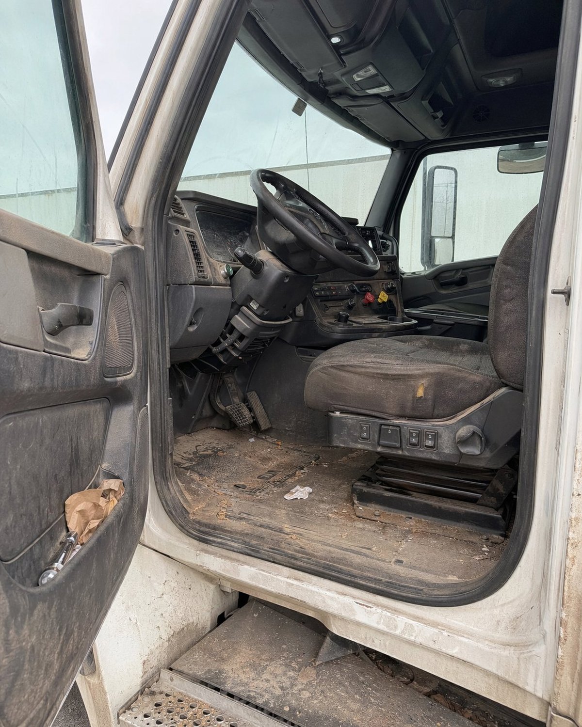 Driver cab before cleaning